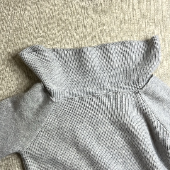 Pink Lily light grey cowl neck sweater - size Medium - Picture 4 of 6